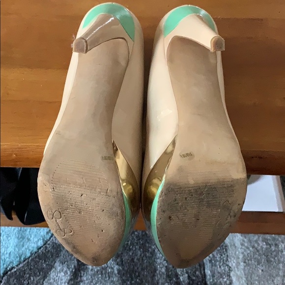 Jessica Simpson heels - Picture 2 of 4